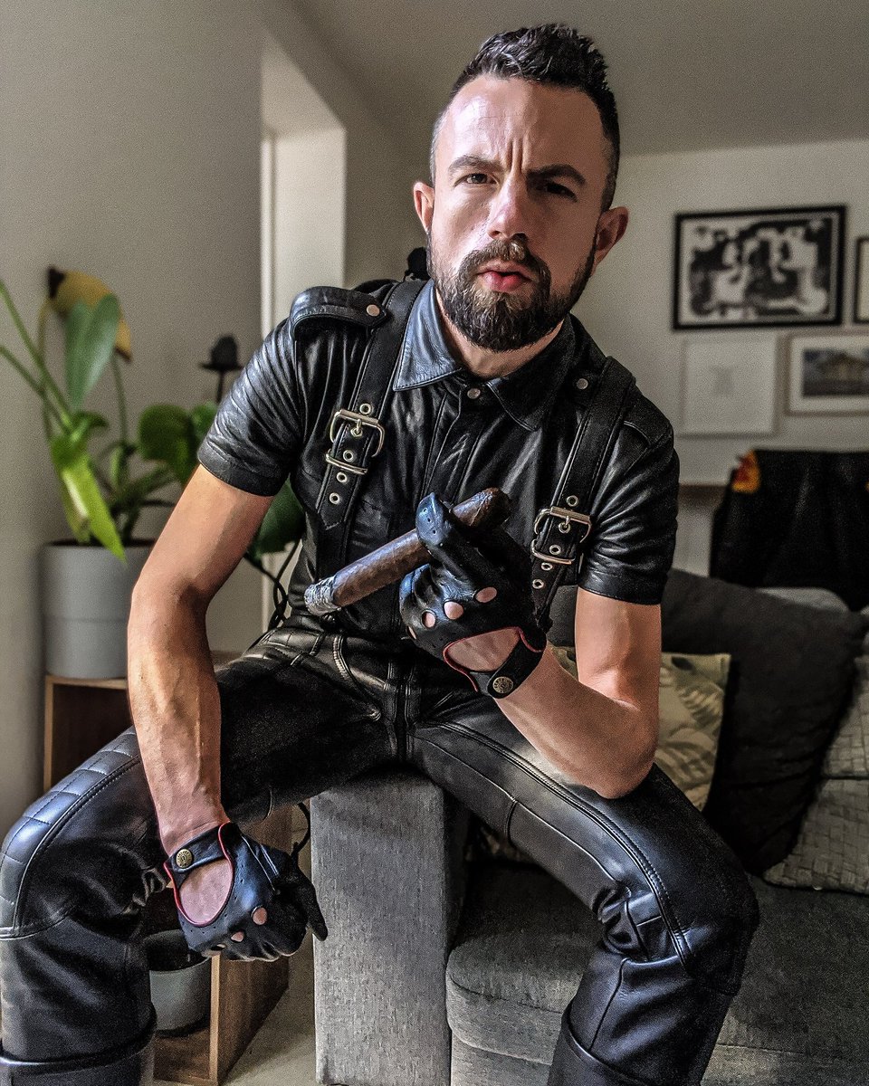 Itlmakeyoureyes's tweet photo. Who wants the ash?
#cigarmaster #cigarporn #cigardom #ashplay #humanashtray #cigarboss #cigarsmoker #gaycigar #cigarfetish #leatherman #gayleather #leatherfetish #leathermaster #domtop #cigaralpha #leatheralpha #gayalpha #gayfetish #glovefetish #gaycigarmen #cigarmen #cigar #sir https://t.co/MApFf0qVlL