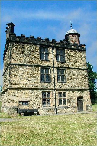 2.10/ Sheffield Manor Lodge. Once a large Elizabethan house, vacated for the families southern estates in 17thC. Largely ruined except “The Turret House” probably the  gatehouse for the complex. After a £1.25MIL restoration the whole site is open as a varied tourist attraction.
