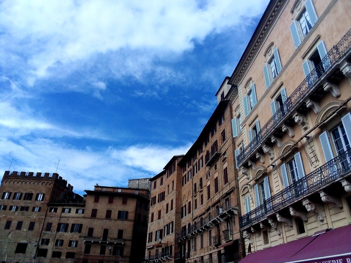 ancientphone82's tweet photo. Ti amo, Firenze! XII ⛪️✝️💙 #Siena #PiazzadelCampo #SanGimignano #SantaMariaAssunta #church #frescoes #art #Tuscany #BellaItalia #twothousandnineteen #memories #nowmoreimportantthanever #wanderlust #travelling #Florence #Italy #Lavitaèbella #Andràtuttobene https://t.co/i2SmQNQYEd