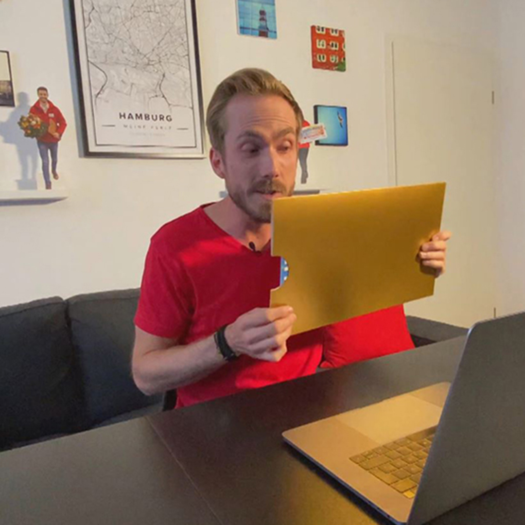 DPLotterie's tweet photo. Unsere Breaking News an diesem Wochenende! Dieter aus #Gefrees in #Bayern hat mit seinem Postcode gestern 10.000 Euro gewonnen! Er jubelt gemeinsam mit seiner Frau über den 5. #Straßenpreis der April-Ziehung! Herzlichen Glückwunsch!

https://t.co/9zjIFvt7dK https://t.co/ANqhi6u23X