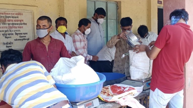 AnilSatavPatil's tweet photo. NO ONE SLEEPS HUNGRY@WAGHOLI" 
Out of 8000 Ration card holders with Ration alloted 3500 have been rationed(3kgwheat 2kgrice/ Person)at minimal price &amp; distribution is still going on for remaining .Also over 4.5 ton of ration has been made available for those without Ration cards https://t.co/xoYaSyiEOE