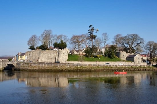 2.13/ Cardigan Castle 11thC rebuilt in stone. Some fortifications remain. Castle Green House built in the ruins in 1808. Occupied until 1996 when Miss Wood left for a care-home. Sold to pay fees. House & grounds left in poor state. Bought & restored by council. Open to public