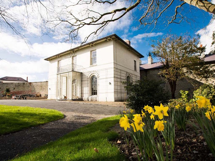 2.13/ Cardigan Castle 11thC rebuilt in stone. Some fortifications remain. Castle Green House built in the ruins in 1808. Occupied until 1996 when Miss Wood left for a care-home. Sold to pay fees. House & grounds left in poor state. Bought & restored by council. Open to public