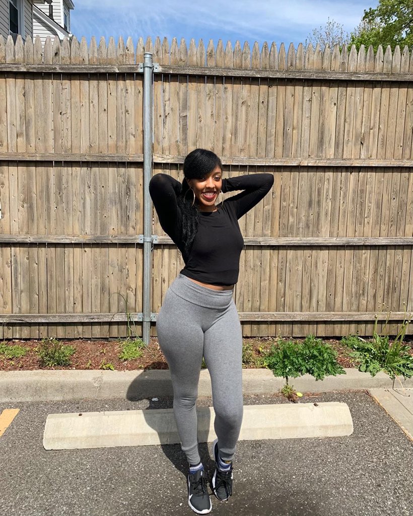 BeautifulSoulJ's tweet photo. Good morning Twitter β€οΈ say it back !
#goodmorning #nike #melanin #curves #natural #skinpopping #gm #postivevibes #curvy #fitspo #exercise #Legs #fit #happy #goofygirls #mood #morning https://t.co/SYSlJDAq9t