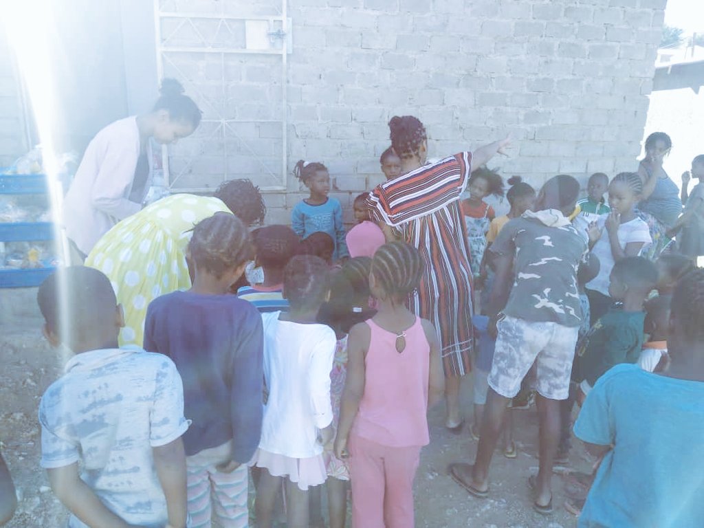 CentreHopeful's tweet photo. At 13:00 we started giving out the LUNCH PACKS 💛🙏💛
.
.
.
#windhoek #namibia #volunteers #thebighelp #childrenscentre #love #faith #hope #hopeful #goreangab #donations #sponsors #volunteer #africa #africanchildren #forthenamibianchild #lunch #weekly #soupkitchen #everysaturday https://t.co/WMp01EwWBo