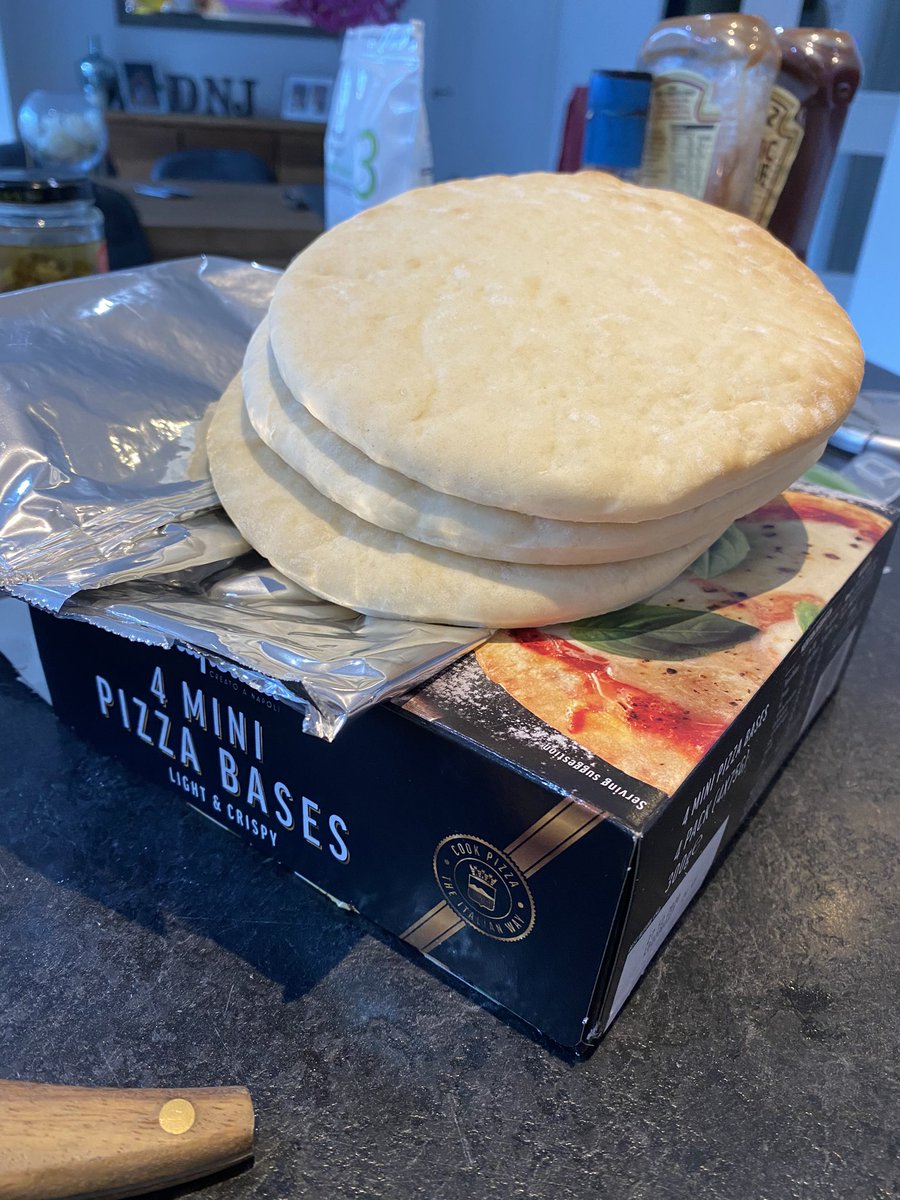 nickigottlieb's tweet photo. Spot the difference!  What the box says versus what was in the box. Come on #napolina ☹️ #quickmathsfail https://t.co/yDR6Dg1sbp