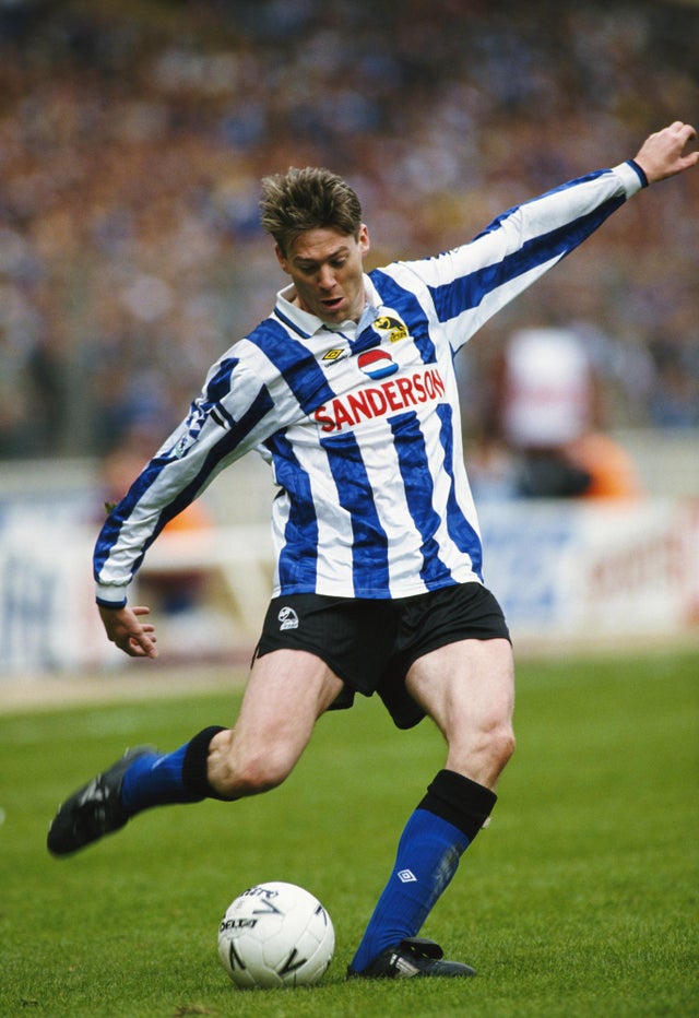  #FACupMemories Series 1, No. 3Today's  #FACup   memories are provided by former England International and Footballer of the Year, twice runner-up in FA Cup Final and three times La Ligue winner in France:Chris Waddle https://facupfactfile.wordpress.com/2020/05/03/fa-cup-memories-series-13-chris-waddle/