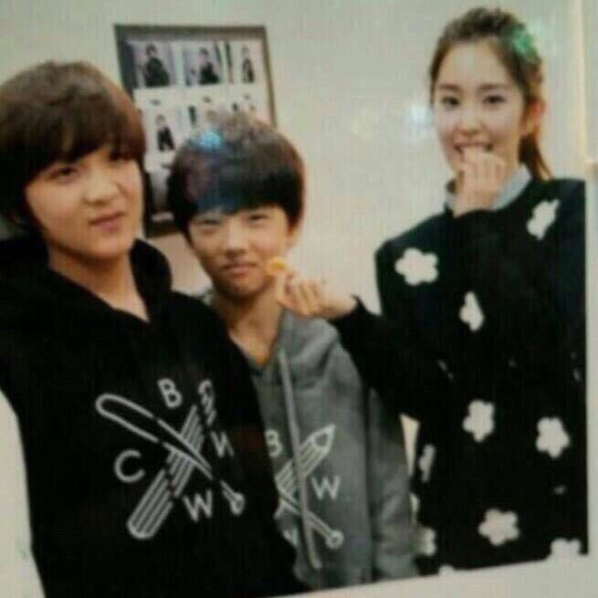 wanwansforehead's tweet photo. SM Rookies                       NCT DREAM
Haechan &amp; Jisung          Jaemin &amp; Jeno
with SR14G Irene                     with
                                       Red Velvet Irene https://t.co/AHmp2GCh1M