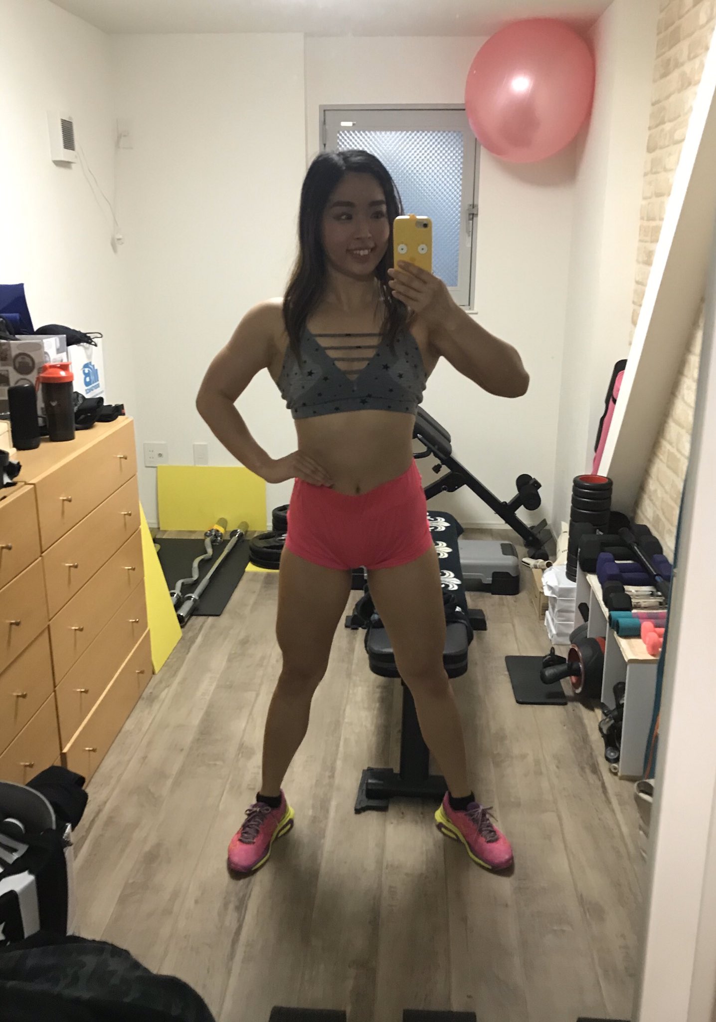 こっとん 滝汗番長 今日は胸と腕トレ インクラインベンチプレス ダンベルフライ チューブクロスオーバー プッシュアップ ダンベルカール トライセプスエクステンション 背筋台で腹筋 むちゃ筋トレ部 滝汗クラブ ブルマー部 トレーニングwith