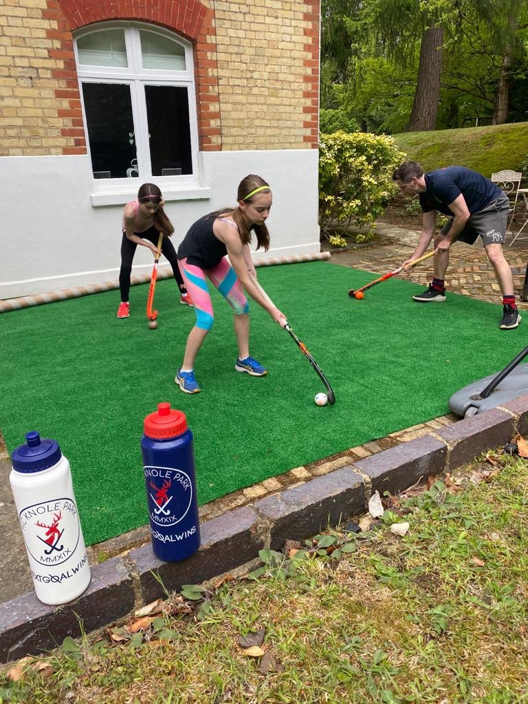 HCKnolePark's tweet photo. Well done to all our members who completed Day 3 of the #HCKP fitness and hockey program. See you all at 4:30 tomorrow for day 4! #eliminate #lunge #SandC #sore #quickhands #doms #righthandup #variation #forehand #backhand #technical @GraysHockey https://t.co/c7nU3X6etW