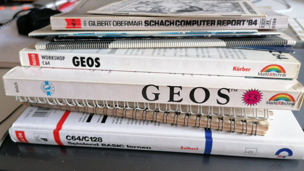 atelier198's tweet photo. I had to move some old books from my old room. #geos #c64 #schachcomputer https://t.co/VNGQFTxqf8