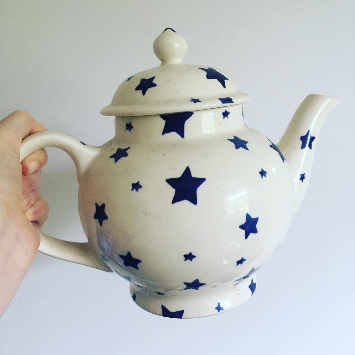 podoftea's tweet photo. You can take the ladies out of the tea shop but you can't take the afternoon tea out the ladies! 
Episode 28 is filled with enough tea, cakes and chats to make the inventor of the afternoon tea proud!
Link in bio and available on #iTunes #Podbean &amp; #YouTube! https://t.co/LZE4eVLuAj