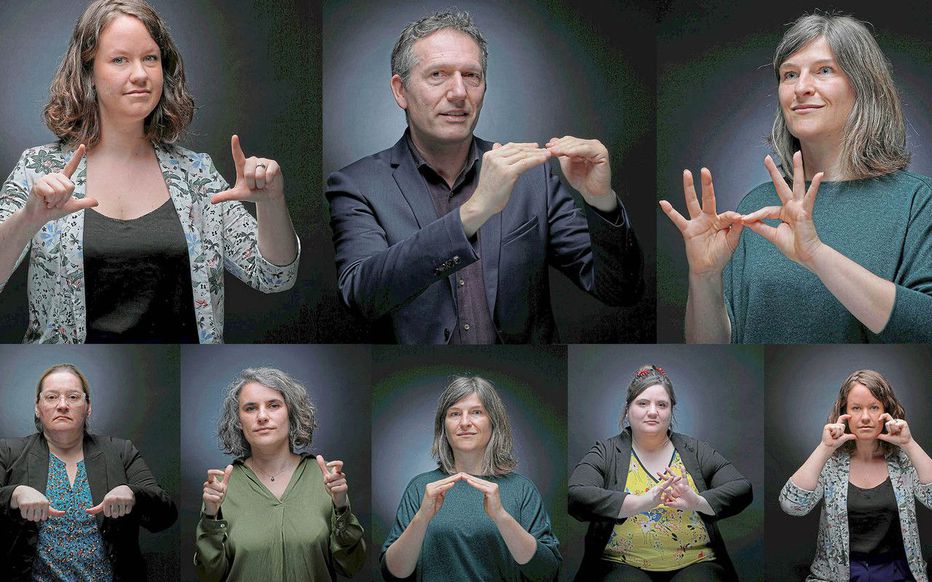 le_Parisien's tweet photo. Effet inattendu de la crise sanitaire : les interprètes en langue des signes sont passés au premier plan, lors des conférences de presse et discours officiels. Nous avons choisi de donner la parole à ces visages devenus familiers > https://t.co/GkLrWhLsTG https://t.co/fgtMkpbMtY