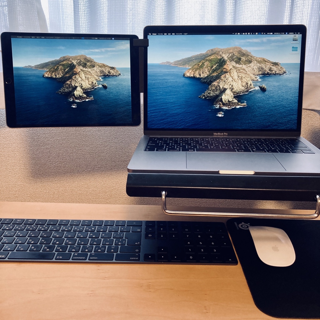 KommyMtg's tweet photo. 勉強机2.0リモートワークEdition改。MacBookとiPadが合体しました。
こんなクリップに4千円は高いと思ってなかなか買えなかったけど、やっぱりいい感じ。耐久性はちょっと不安。
#税理士試験 #リモートワーク #在宅勤務 #大人の勉強垢 #tenonedesign #Mountie #MacBookPro #iPadPro https://t.co/QwPXcJJJDo