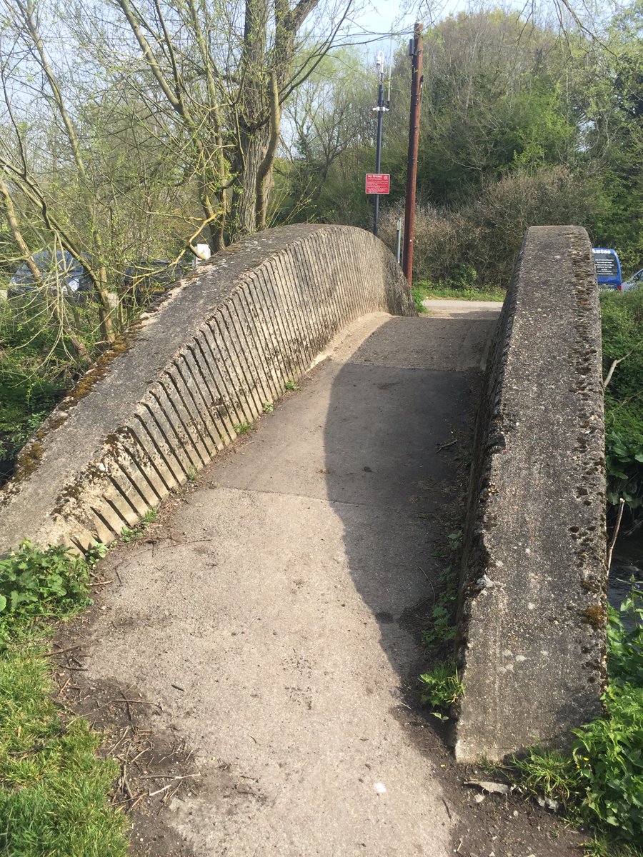 CVP_CraneValley's tweet photo. #covid19lockdown #virtualtour of Crane Valley river system. #bridgesunday. 'Golden Bridge' over the Yeading Brook connects Ten Acre Wood @WildLondon @Hillingdon with the @EalingCouncil section of Yeading Brook Meadows. @LondonNPC @FriendsRivCrane
@swlen https://t.co/QV59l1ewbc