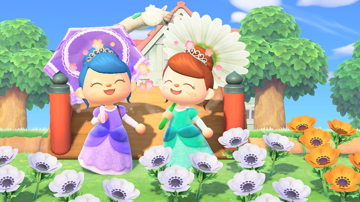 LittleKorok's tweet photo. The day started peacfully, but after arguing which princess is prettier...things got violent ^^ #AnimalCrossing #ACNH #NintendoSwitch https://t.co/mcHlON0qoE