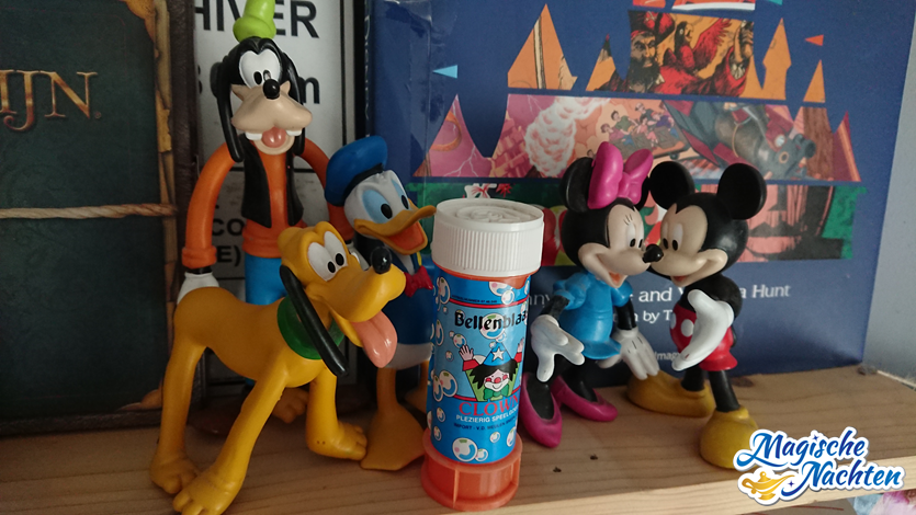 MagischeNachten's tweet photo. Het is vandaag Internationale Bellenblaasdag! Fijne bubbels gewenst allemaal 🧼😃 #BlowingBubblesDay https://t.co/4sVZuBcM6L