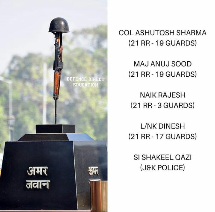 Tamil_SM24_7's tweet photo. Five senior officers of Kashmir, including a senior police officer, were killed. salute! Pay Jaihind #HandwaraEncounter
#Handwara #ColonelAshutoshSharma #RIPLegend https://t.co/5vMrKIF007