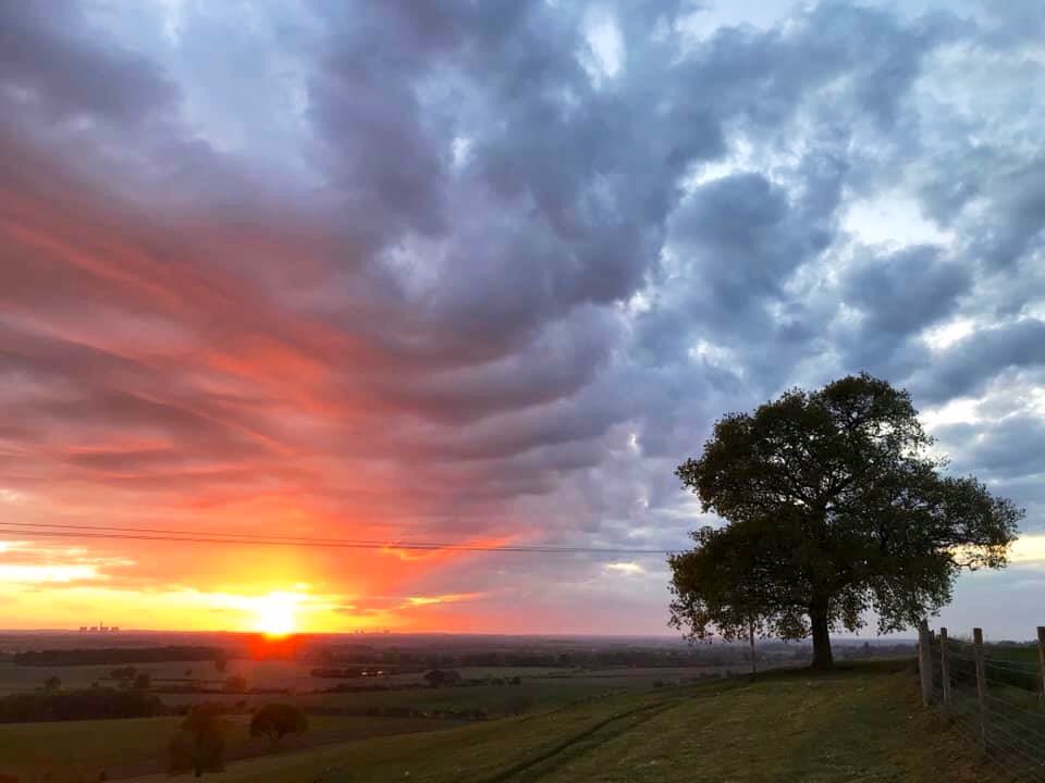 Yesterday evening. Add distant birdsong. Moments like this, I can’t help but be awed by Nature’s power &amp;  beauty. That lends perspective, strength &amp; inspiration. The year’s cycle continues to turn #Beltane #Maytime #dailyexercise  #staysafe #bekind 🌅💗