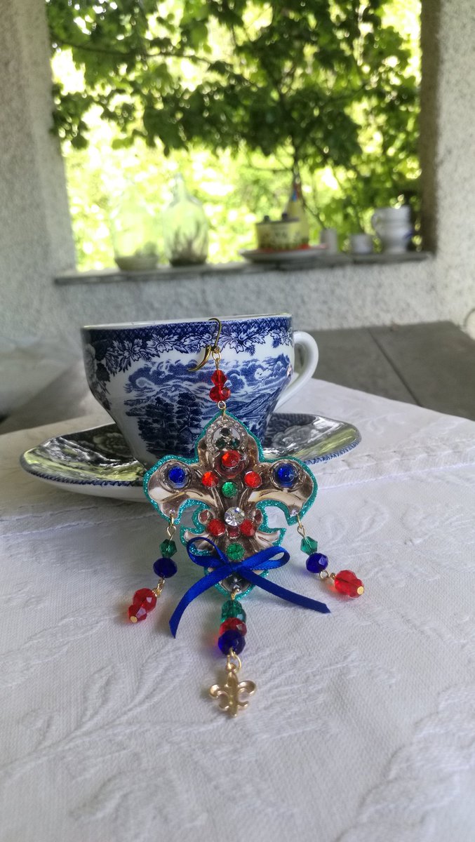 LaBallerinaBia1's tweet photo. Ed ecco la nuova mini collezione di #monorecchini ispirata alle spille vintage
#piccoliprezzi #pezziunici #ideeregalo #bijoux #borse #accessories #saldituttolanno #nuoviarrivi #sciarpe #LaBallerinaBianca #ecommerce #shoponline https://t.co/1jzd07eAY9 https://t.co/DTDvJhmFwd