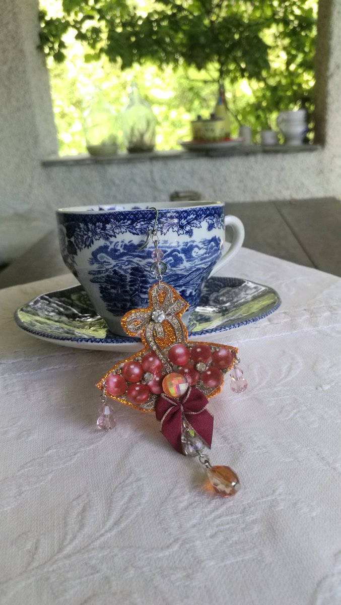 LaBallerinaBia1's tweet photo. Ed ecco la nuova mini collezione di #monorecchini ispirata alle spille vintage
#piccoliprezzi #pezziunici #ideeregalo #bijoux #borse #accessories #saldituttolanno #nuoviarrivi #sciarpe #LaBallerinaBianca #ecommerce #shoponline https://t.co/1jzd07eAY9 https://t.co/DTDvJhmFwd