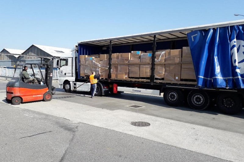 armeedeTerre's tweet image. Comme de nombreuses unités de l’@armeedeterre, le #3RMat participe activement à l’opération #Résilience. Sa principale mission est d’assurer le soutien logistique du groupement hospitalier de territoire de la Haute-Garonne et Tarn Ouest 👉 defense.gouv.fr/terre/actu-ter…

#NousSommesLà