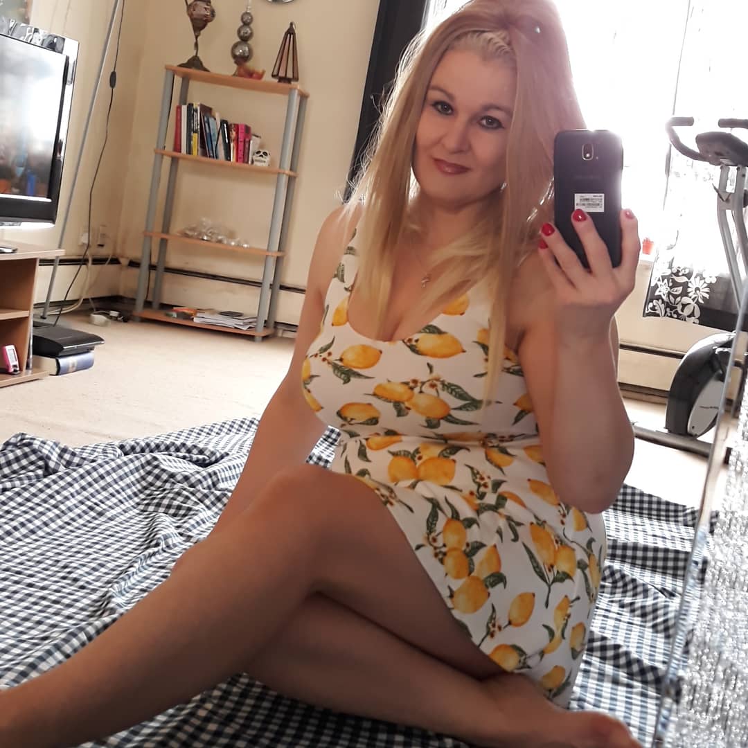 roxannerandel's tweet photo. Lemon dress...as i slim over the next few weeks, i hope it fits better by the time i am back in #postiano https://t.co/my63DKUORH
