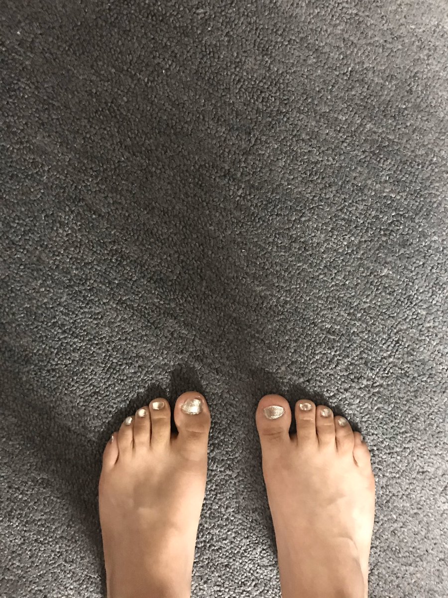 Reo 自粛で誰とも合わないし ギャルの足になった ミラー ジェルネイル