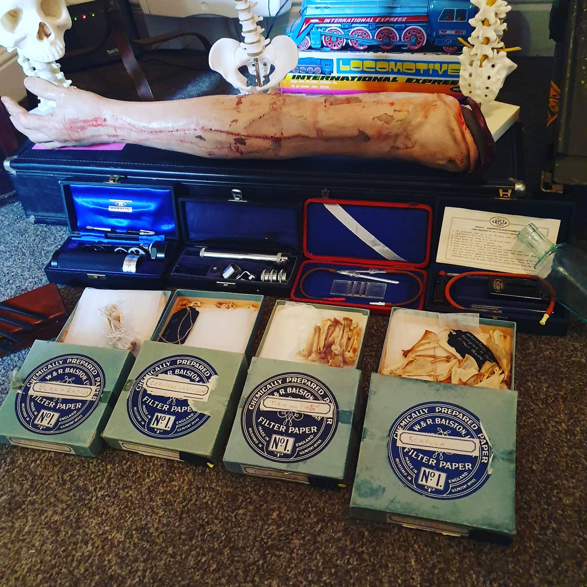 whitby_of's tweet photo. Wayne beaver @whitby_of  
@DrewPritchard #SalvageSundays !Hi iam Wayne from wantiques of whitby would love to show my items to new and different customers!I buy and sell antiques and collectables and unique different items that I like!Also on Instagram same name https://t.co/JAR2Ng1Hj7
