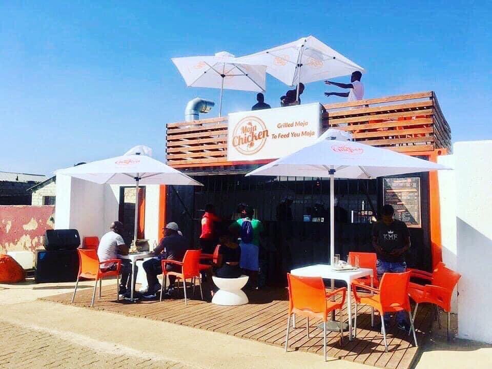 AMGLOUNGE_'s tweet image. If you live within delivery distance from @MojaChicken place your order online. Mans came to promote his black business on the show let's show support. #DateMyFamilly