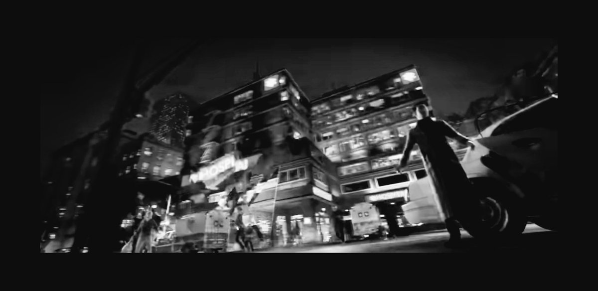 우웃 비교 이미지를 못 찾았는데
대표 예시로 spider-verse 영화에서 굉장히 총천연색의 장면들이 매우 많이 나오지만, 눈이 아프거나 장면이 흐릿하지 않은 이유는 채도 뿐만 아니라 명도 차이를 확실히 했기 때문이라고 해요
색만 너무 화려하고 명도를 신경쓰지 않으면...