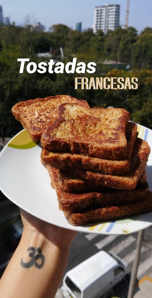 nccm__'s tweet photo. #Receta de #Tostadas #francesas facil de preparar. De verdad que es una buenisima opción si quieres algo rápido para desayunar y diferente o si tienes el antojo de algo dulce. Abro hilo. #desayuno #tostadasfrancesas #freshtoast https://t.co/kF5fu2Ni5J