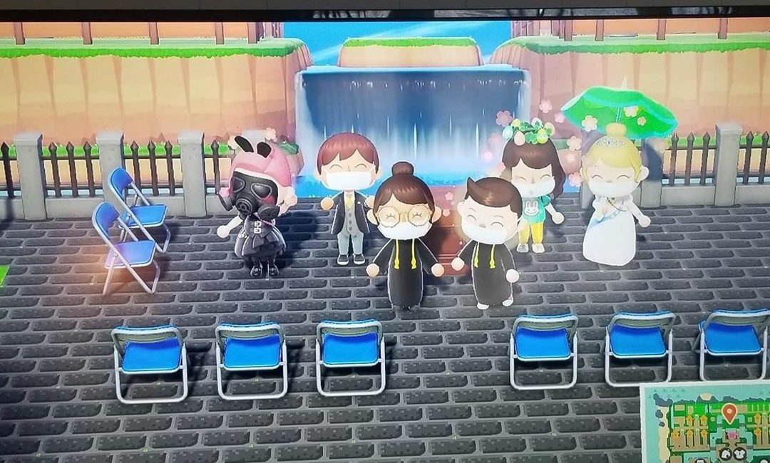 SinRevel's tweet photo. One of my employees graduated from MU and I was the speaker at her #AnimalCrossing ceremony. https://t.co/0Syh346NxC