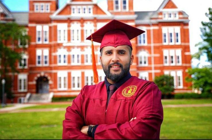 dywanitharb's tweet photo. حصل المبتعث وسيم عطية حمدي الفارسي على شهادة البكالوريوس في الهندسة الميكانيكية والإدارة الهندسية من Auburn University الولايات المتحدة الأمريكية
.
ألف مبروك
#ديوانية_حرب https://t.co/8deGTfcc0G
