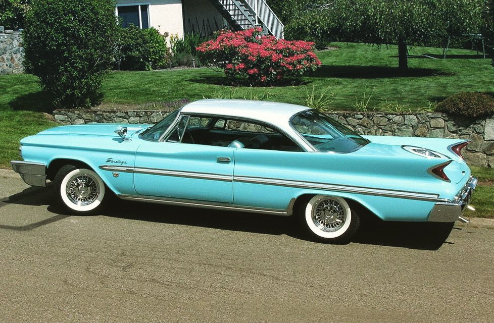 SeanA806's tweet photo. 1960 Chrysler Saratoga Hardtop #1960ChryslerSaratoga #ChryslerSaratoga #ChryslerForwardLook #Chrysler #Mopar #Americana #1960sAmericana #ClassicAmericanCars #1960s #1960sAmericanCars #1960sAesthetics #VintageAesthetics #CarsOfTwitter #SeanA806Classics https://t.co/KFvufFPzNm