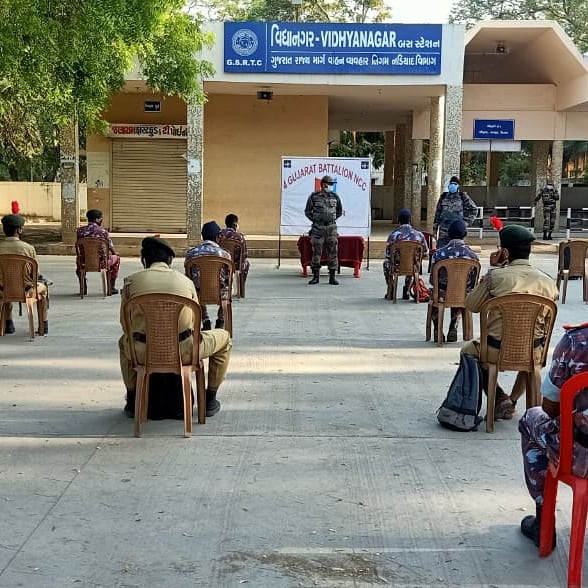 Khushal17164913's tweet photo. #NationalCadetCorps
#ExNCCYogdan #Gujarat #Anand
#FightAgainstCorona
The best way to find yourself is to lose yourself in the service of the others. #MoDAgainstCorona
#Covid_19 #StayHome #DefencePRO_Guj https://t.co/YecbOs2hdH