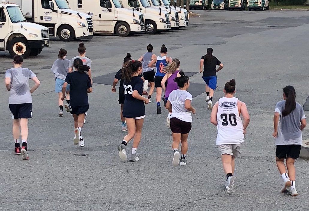 BballWarehous's tweet photo. REMINDER: Go for a RUN. Everyday.  Soon we will be back and the stop watch ⏱ will be out timing you in the other important “distance”. The Warehouse Mile. Let’s go. Be ready https://t.co/iodApDLwAw