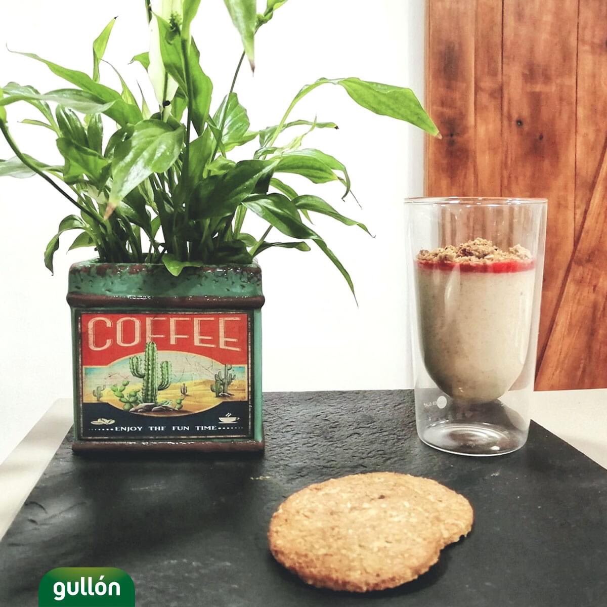 Gullon_ES's tweet photo. Panna Cotta de vainilla 🍮 con coulis de 🍓 y Digestive Avena Choco 🍪

Un postre perfecto que pueden ayudar los niños a preparar. 😋

 ¡Disfrutarán tanto echando una mano como comiéndolo! 😆 

Es muy fácil de hacer, ingredientes 👉🏼 https://t.co/AZ3Zvo396S https://t.co/RtaJbBDuA6