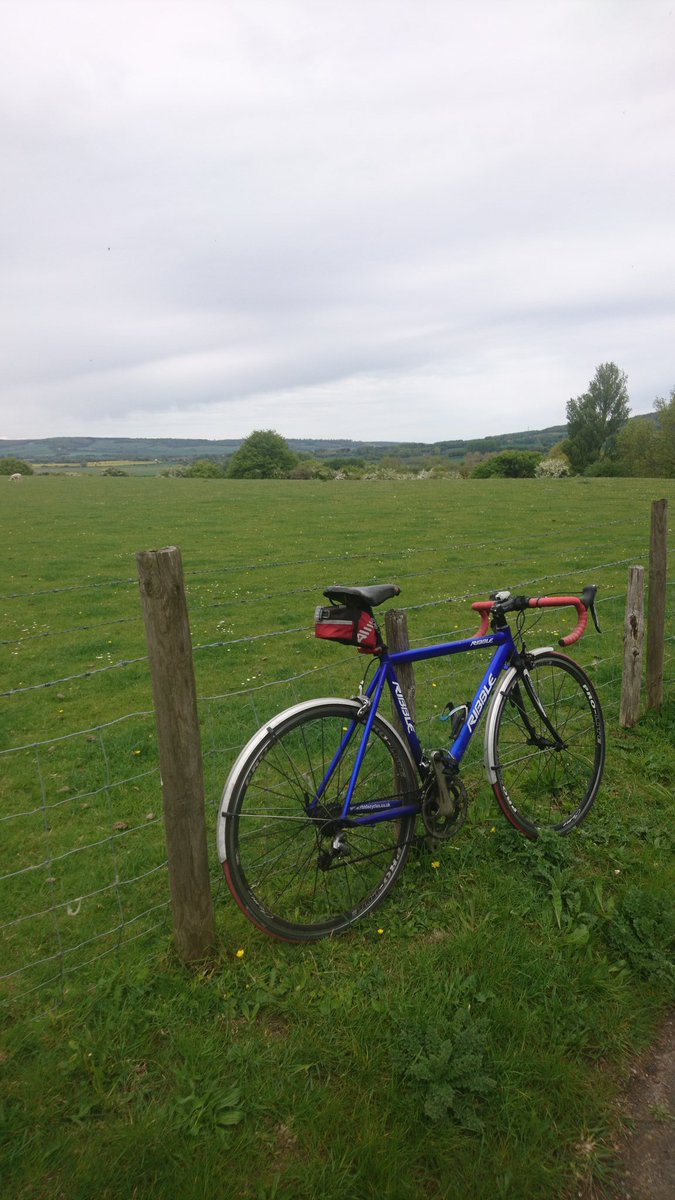 JeremyGibbo's tweet photo. Lunchtime ride. 1hr lockdown. View Wye and Crundale from Hinxhill. Nice to ride when cars keep their social distance of 2m. #cycling https://t.co/jdxnhCP9ov