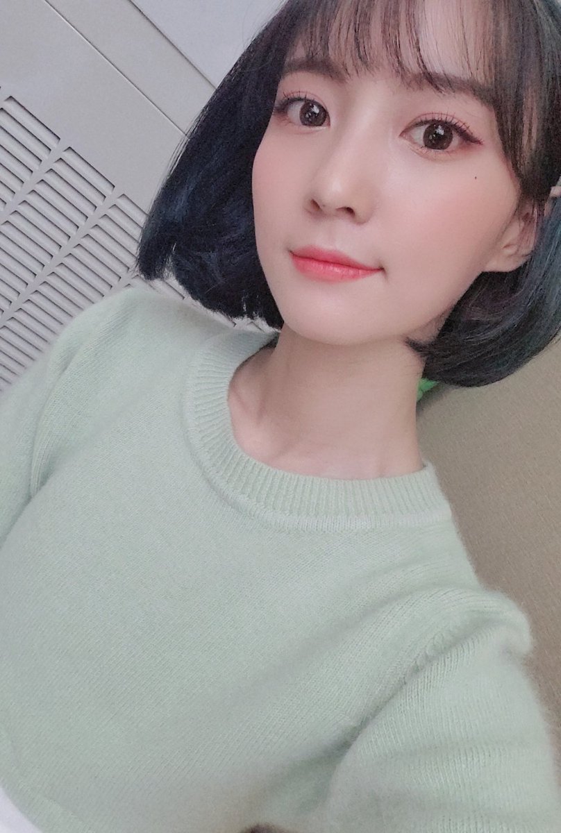컴백 첫주 마무리😉 응원해준 크리들 다들 고마워요😍 #알랍윱 #비니 #크리야_고마워💜