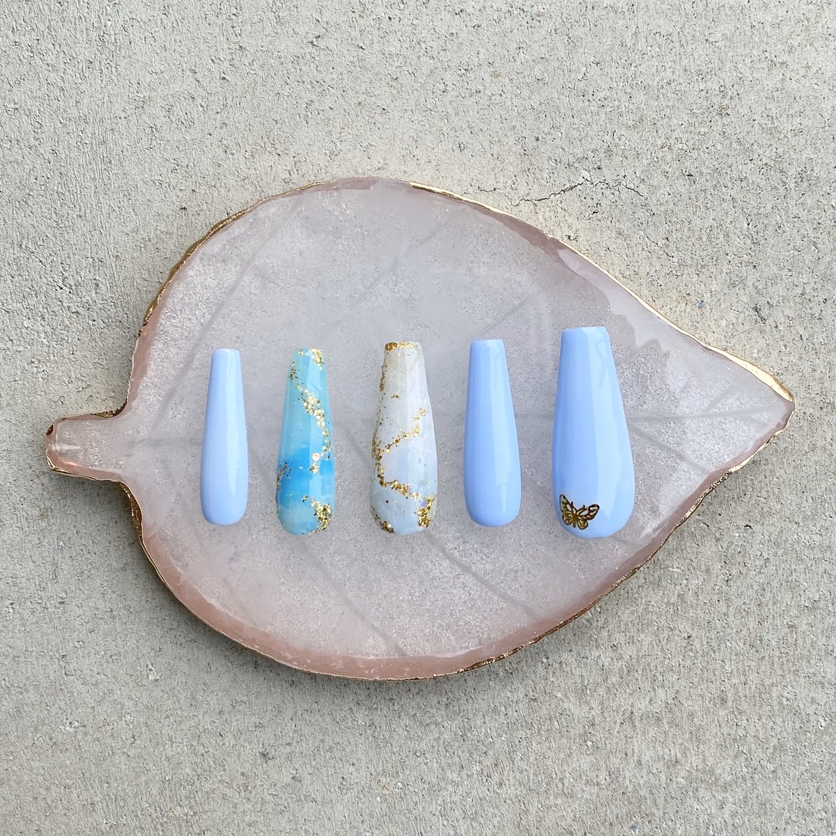 stephaniemika's tweet photo. i’m selling press on nails!

i’ve been working on getting this together for a while now, but all this time inside bc of the virus has allowed me to really focus on it

here are a few pics from recent sets

DM for custom sets &amp; more info 💗 https://t.co/4TX8rkXd6c