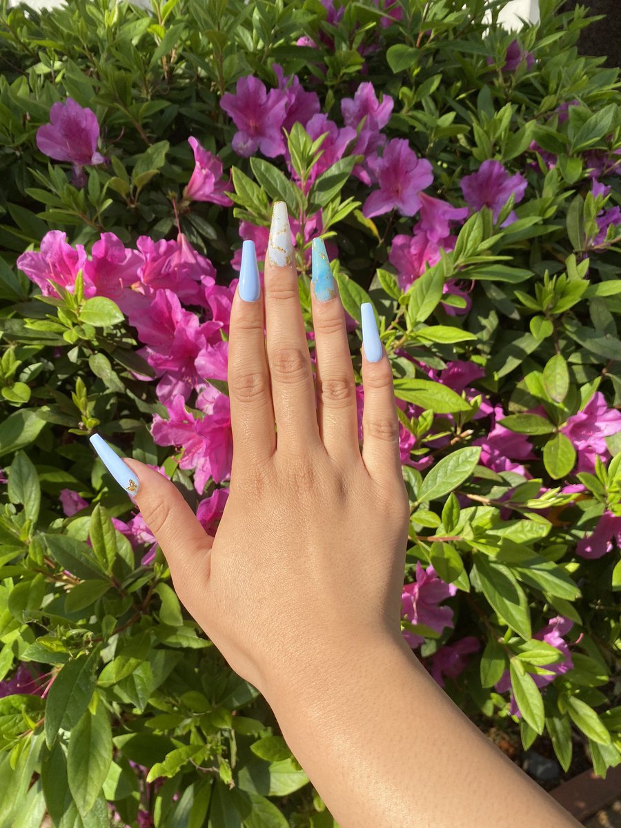 stephaniemika's tweet photo. i’m selling press on nails!

i’ve been working on getting this together for a while now, but all this time inside bc of the virus has allowed me to really focus on it

here are a few pics from recent sets

DM for custom sets &amp; more info 💗 https://t.co/4TX8rkXd6c