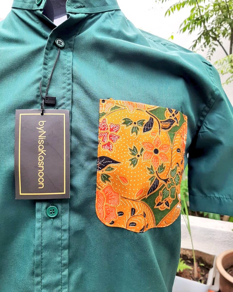 BatikFest_'s tweet photo. #clearencesale 

Poket Batik in Emerlad Green | Dark Grey | Cream Vanilla | Black Black | Navy Blue.
Ada 5 warna.

Sesuai untuk semua majlis.
Japanese Cotton | Sejuk | Tak Mudah Kedut .

Available size:
S - 2XL

Price :  RM50 

Cepat² siapa mahu, boleh terus DM Kakak okay! https://t.co/tdrjMYyuJ2