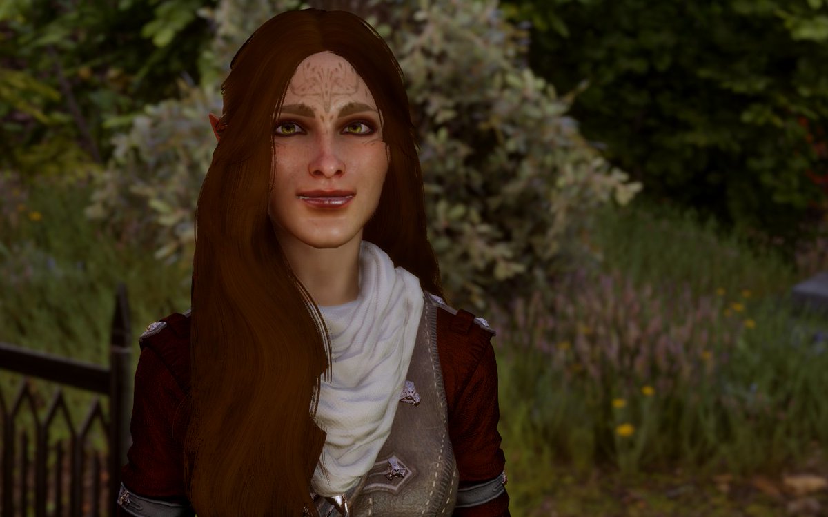 These are references of the old and new version of my Cousland, because I wanted to recreate her with a hair mod and I failed XD but I still prefer the new one. My Mahariel and my Lavellan.