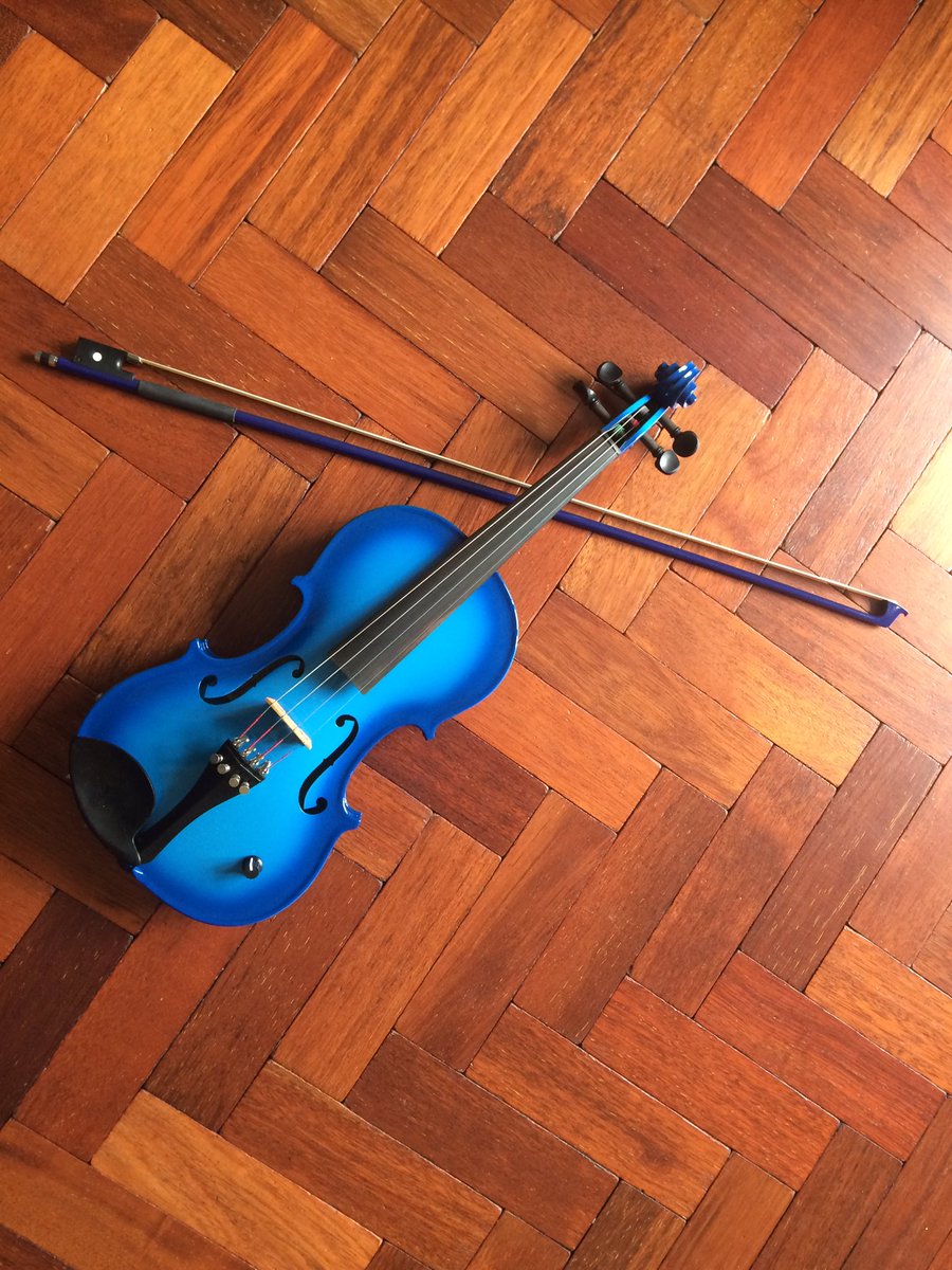 dvrickett's tweet photo. About time I learned how to play this thing. Repetitive scales during #UKlockdown 👍🏼, but I do feel sorry for the neighbours who don’t exactly have many options to escape... 
#learningviolin @BarcusBerry https://t.co/JANxbBlCuk
