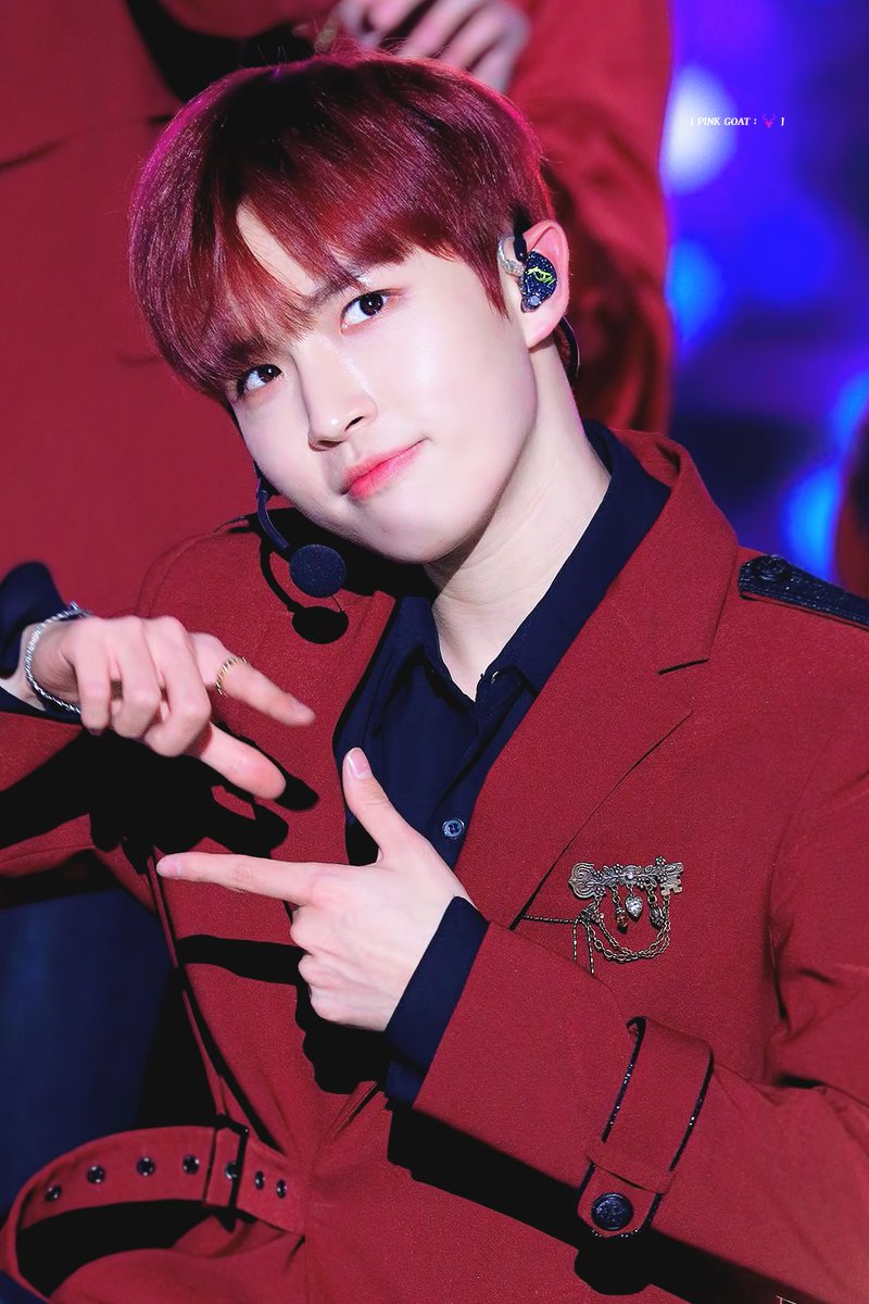 IDOL_REDHEARS's tweet photo. 10. #김재환 
같은 빨머인데 약간 도토리 느낌나는 이 기분은 무엇인가요! 도토리 주���러 다니는 다람쥐 같기도 하고 세상 귀엽습니다ㅜ 노래, 춤 다 잘하는 천재 강아지 김재환님 많이 사랑해주세요! 계정주가 한 마디 더 하자면 김재환 환상콘 샹들리에 한 번씩만 들어보세요 정말 천재 강아지입니다 https://t.co/GhAL2LU4lI