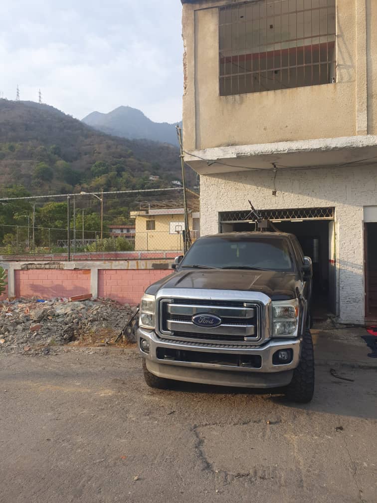 papeloninfoma's tweet photo. En la llamada operación "Negro Primero", de la madrugada de hoy en aguas de Vargas, nos informan: 
• Ocho abatidos entre ellos el Cap Robert Colina, alias Pantera. 
• Dos ciudadanos capturados que participaron en la organización libertaria.

HILO https://t.co/vUgs2YD8Gy