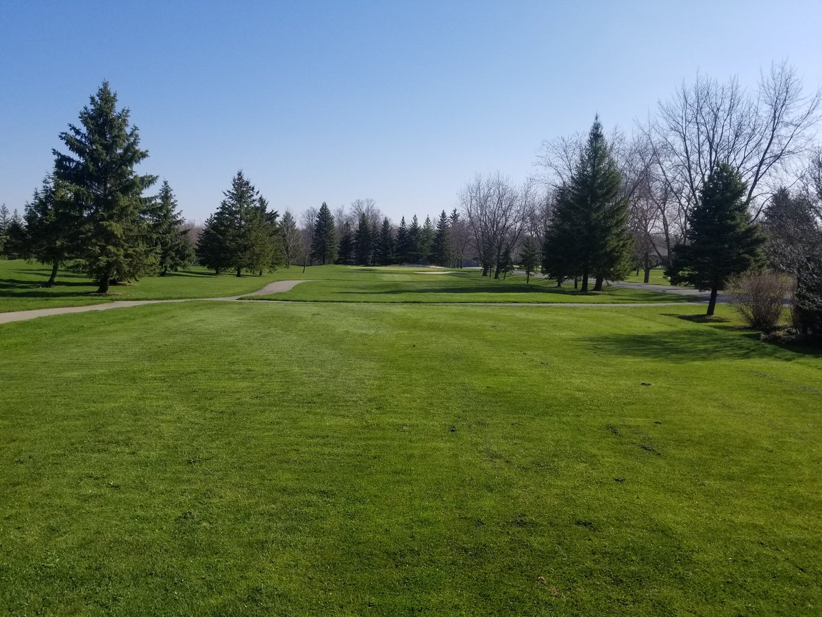 dsherby35's tweet photo. A beautiful spring day for golf . Stupid covid 19 !! https://t.co/PvTyex7K6i