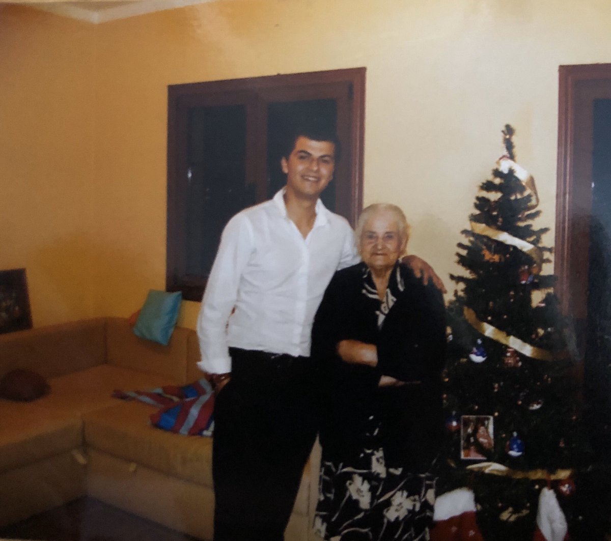 JacobAfonso's tweet photo. Muchas felicidades a todas las madres!!!! En especial a las madres que tengo en mi vida @Conchyalonso2 gracias por todo Mama!! y @VirginiaRegGlez que eres mi todo y el de tú Rodri y a mi abuela Cloti que además de abuela fue la mejor madre que se puede tener!!!! #DiaDeLaMadre https://t.co/zdMI6AB9og