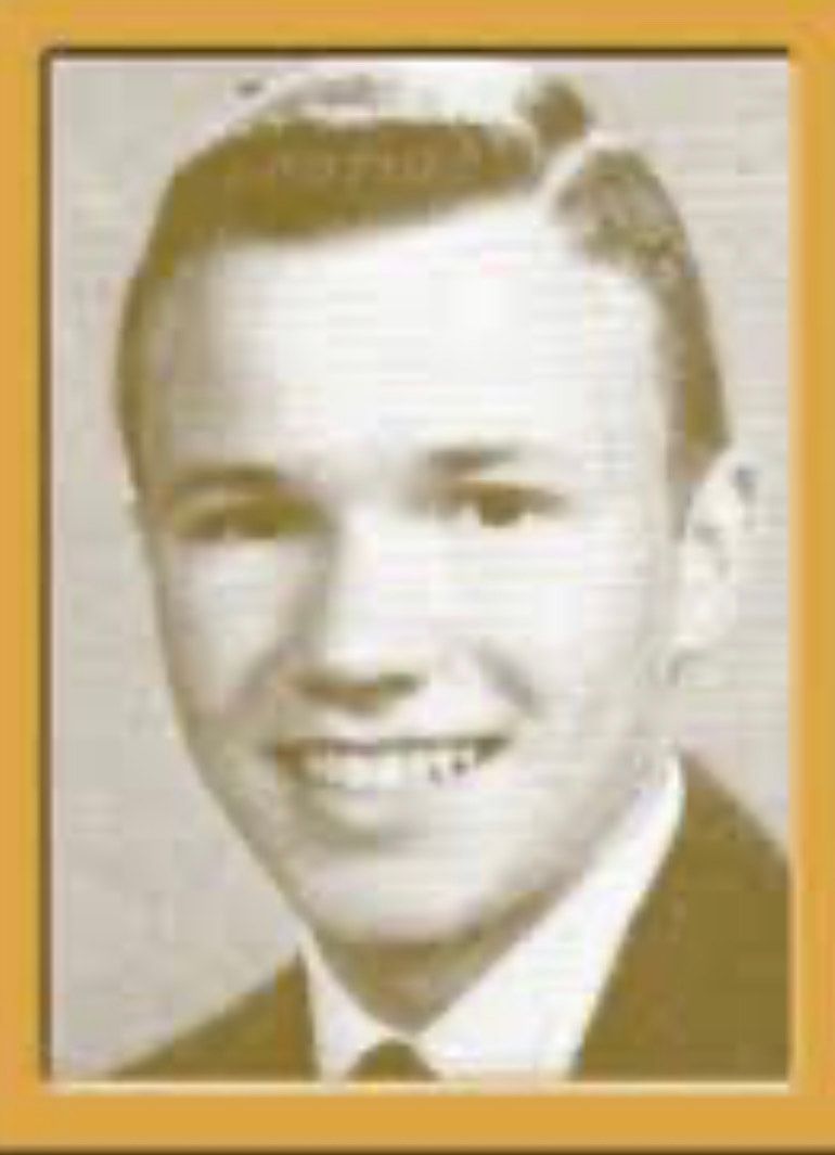 TheChurchStudio's tweet photo. We salute our 2020 high school seniors  Second in our series of our beloved musicians is the one and only, David Gates, Bread's frontman! He graduated from Will Rogers High School in 1958. #davidgates#churrchstudioarchive #seniorpic #classof2020 #classof1958 https://t.co/HibEOPnELA